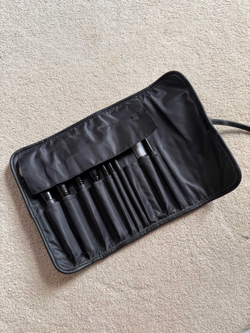 Sephora Ready to Roll 10 piece brush set - Picture 3 of 5